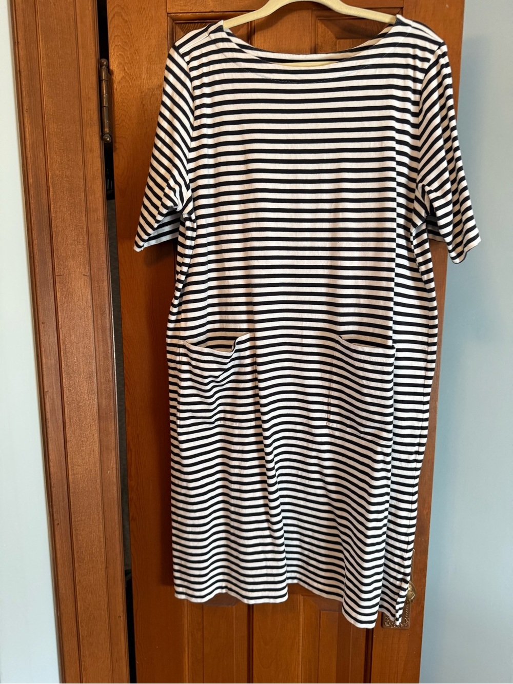 Striped Short Sleeve Pocket Dress - Black & White